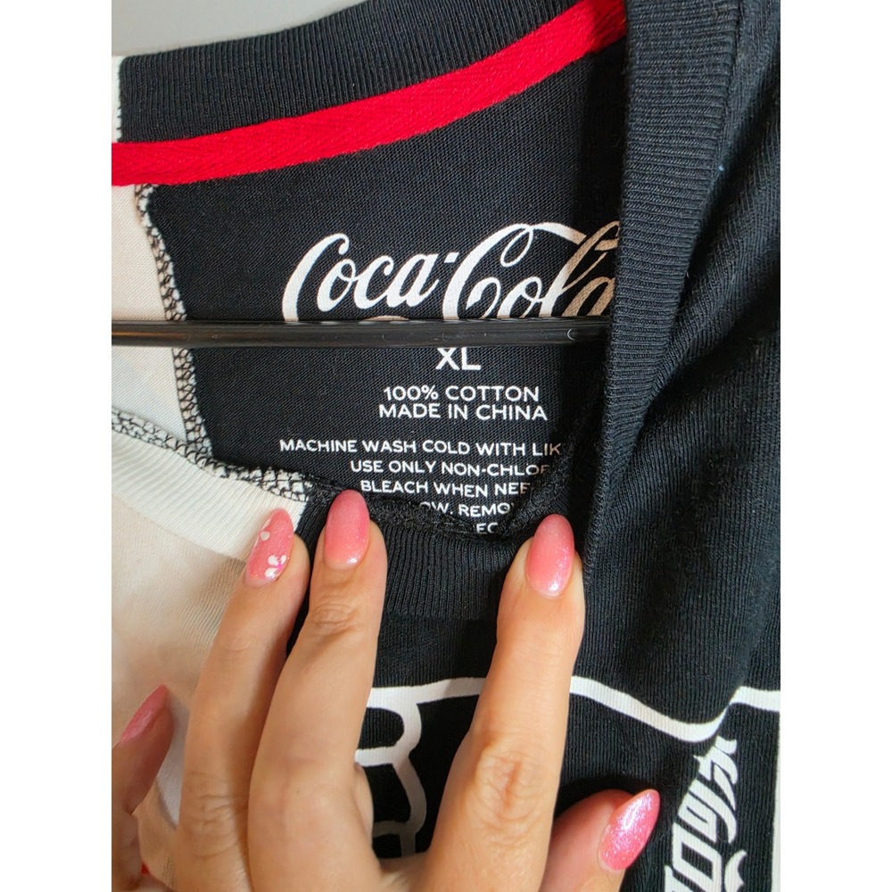 Coca-Cola Split Colorblock Graphic T-Shirt Black White XL International Logo - Picture 3 of 4
